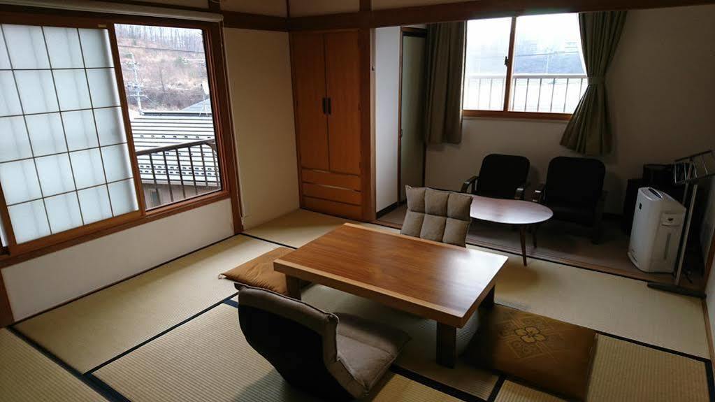Hotel Togariishi Тино Экстерьер фото